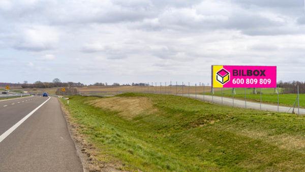Billboard przy drodze ekspresowej S6 w Jarkowie, kier. Koszalin