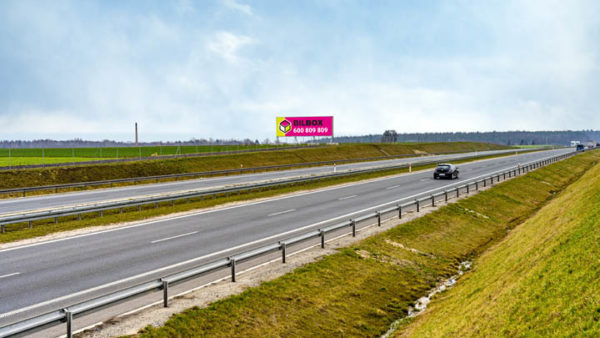 Billboard przy drodze ekspresowej S5 w Nietążkowie kier. Wrocław