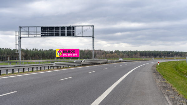Billboard przy drodze ekspresowej S6 w Olchowie, kier. Szczecin