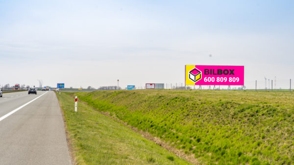 Billboard przy autostradzie A2 w Kątach, kier. Poznań